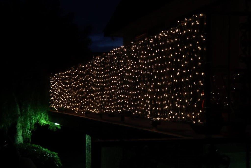 A wall with lights on it

Description automatically generated