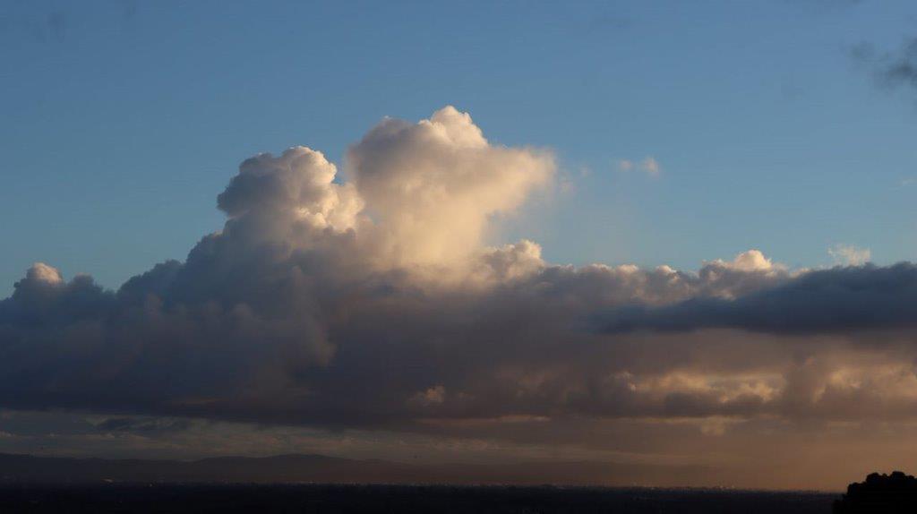 A cloud in the sky

Description automatically generated