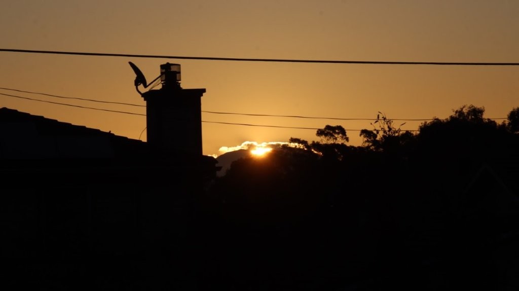 A sunset over a building

AI-generated content may be incorrect.