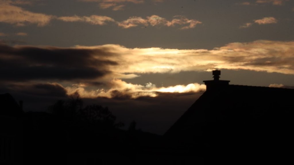 A silhouette of a building with a chimney

AI-generated content may be incorrect.