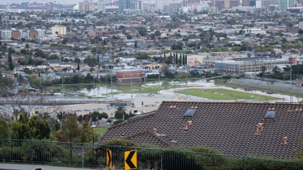 A view of a city from a high point

AI-generated content may be incorrect.
