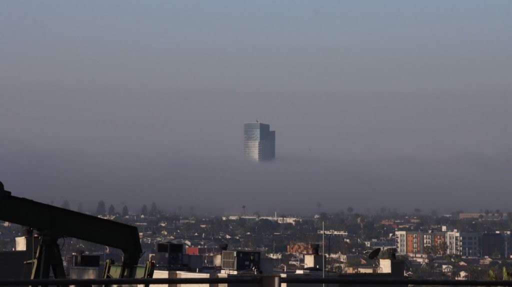 A tall building in the distance

AI-generated content may be incorrect.