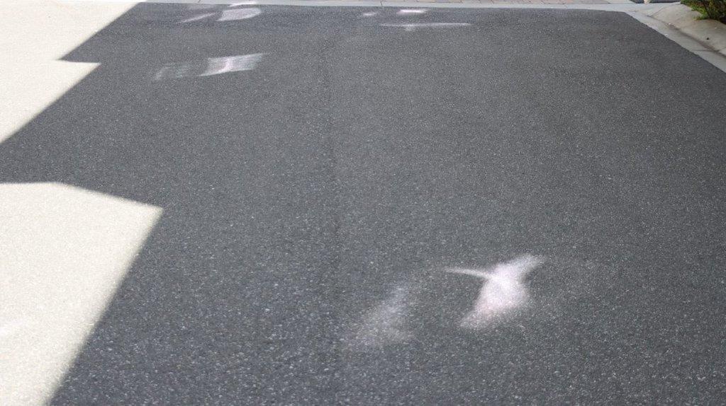 A close-up of a road

Description automatically generated